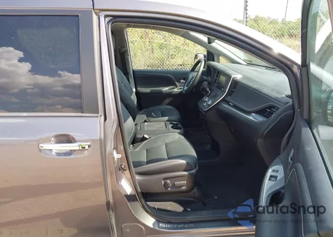 2018 Toyota Sienna Se 8 Passenger from USA, damaged, VIN 5TDXZ3DC3JS914963